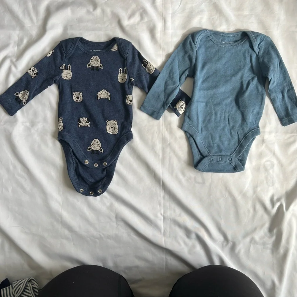 Set of 6 Old Navy Blue Tone Long Sleeve Onesies in Size 0-3 Months